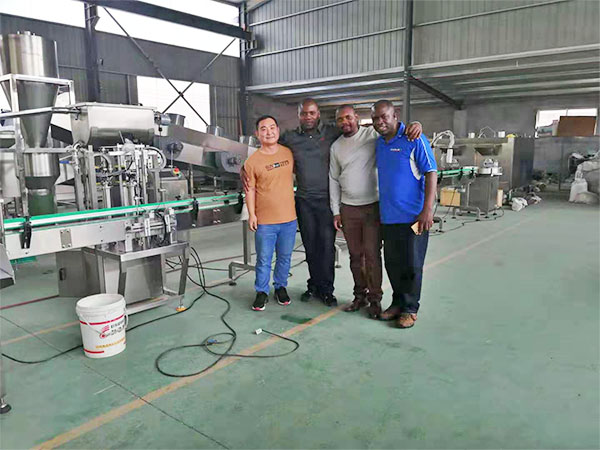 坦桑尼亞辣椒醬灌裝機(jī)客戶給予星火極高的評(píng)價(jià)