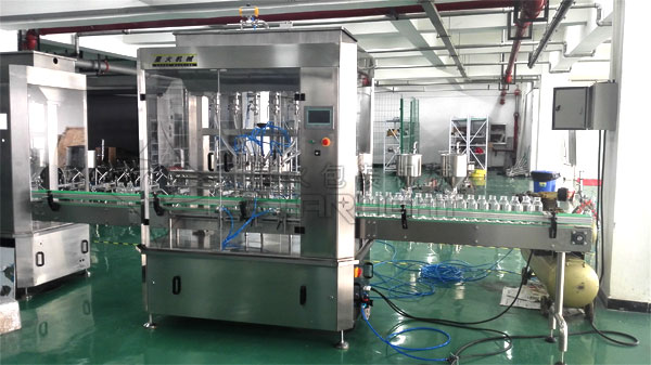 全自動(dòng)6頭醬料灌裝機(jī)_星火廠房