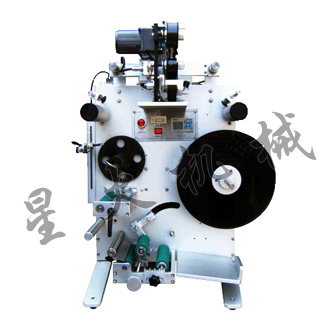 不干膠半自動圓瓶貼標(biāo)機(jī)